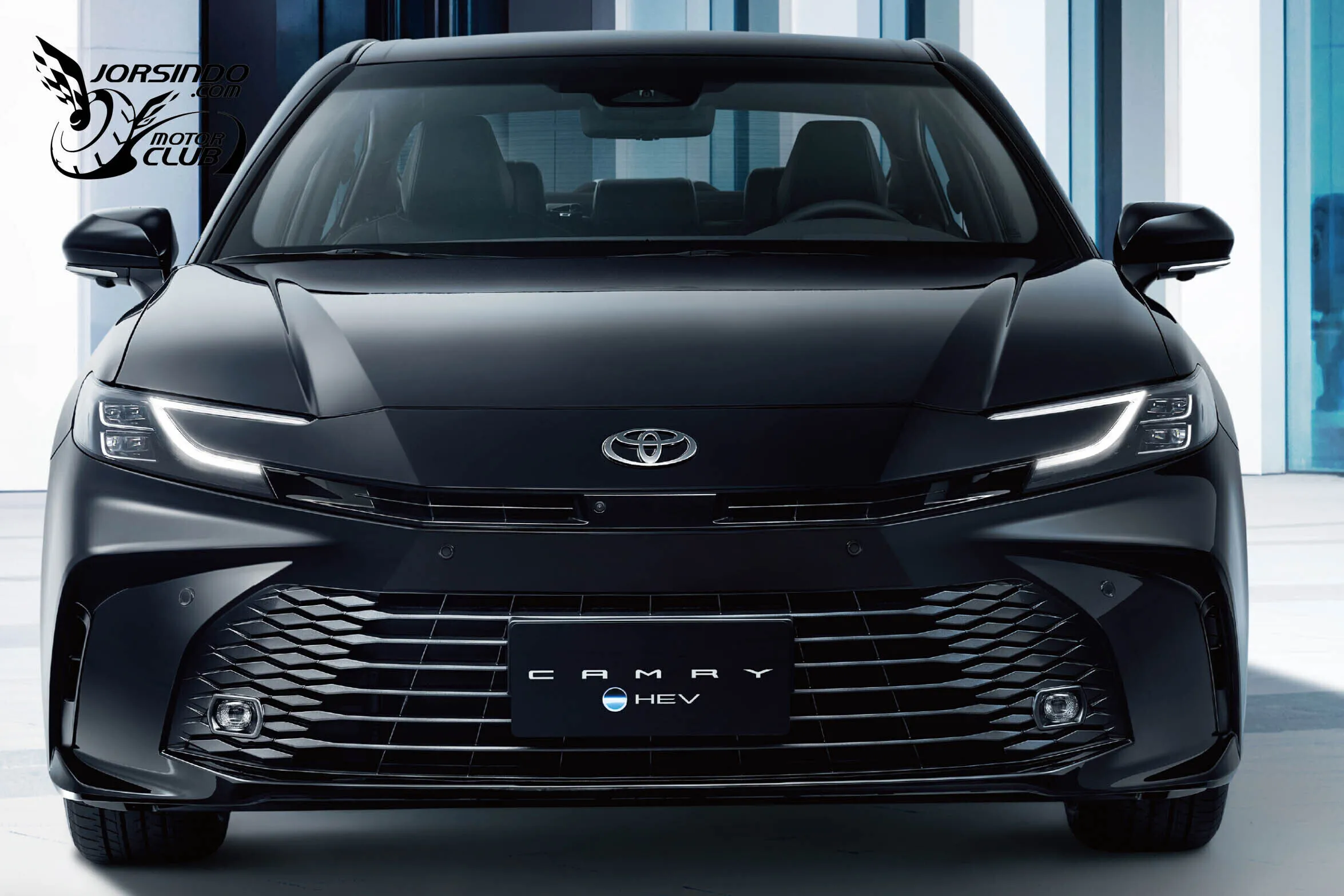 Toyota新年式Camry 100.9萬起在台上市，新增入門「汽油尊爵」版！2468|小老婆汽機車資訊網