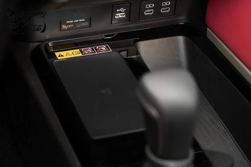 Toyota新年式Camry 100.9萬起在台上市，新增入門「汽油尊爵」版！2480|小老婆汽機車資訊網