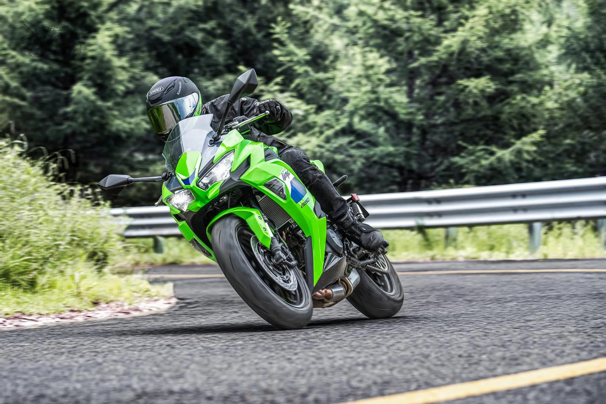 終於輪到你！2027 Kawasaki Ninja 650 換上倒立式前叉