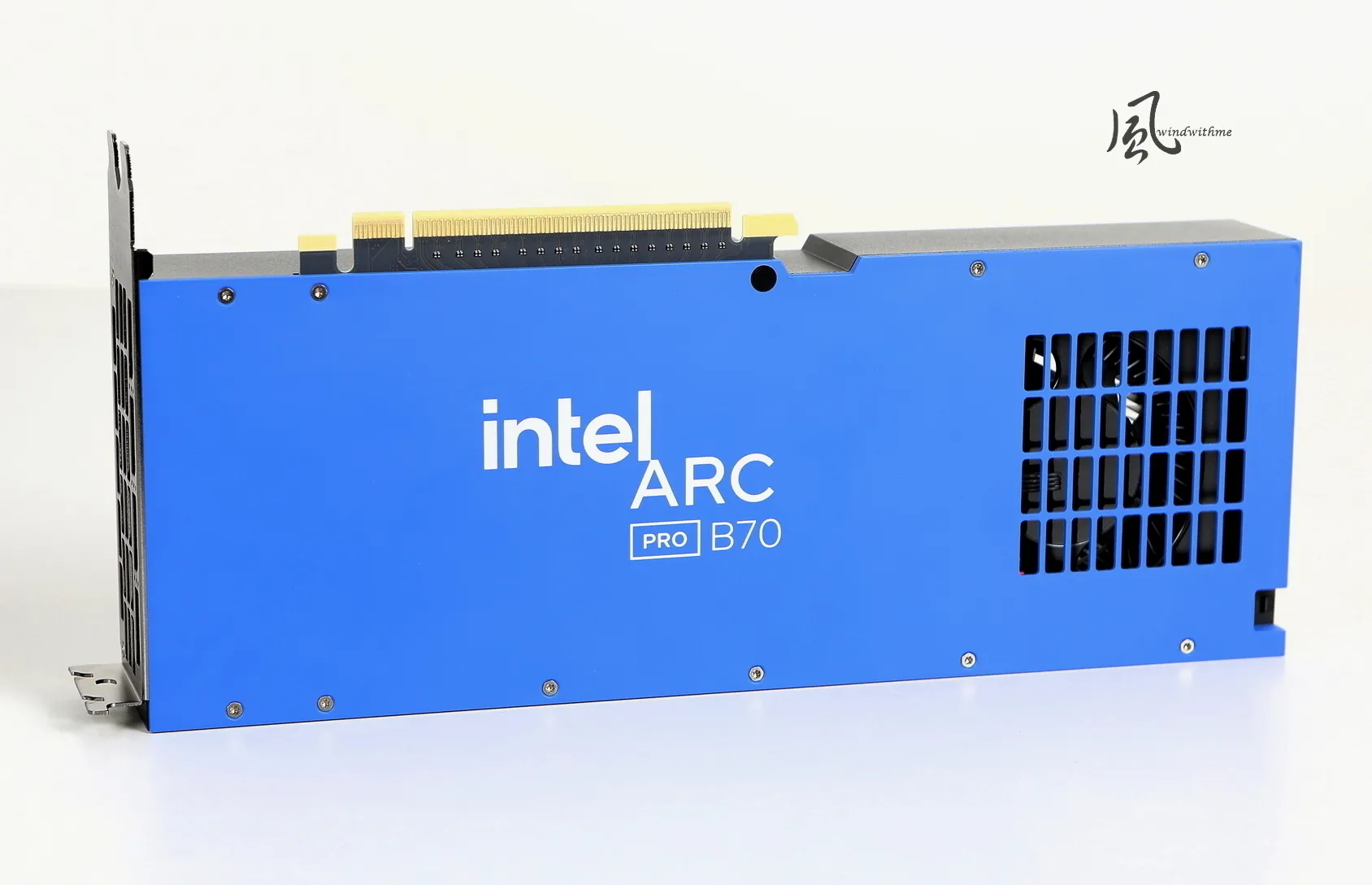 兼顧地端AI與遊戲！Intel Arc Pro B70 32G在Xeon工作站與270K雙平台實測 ...