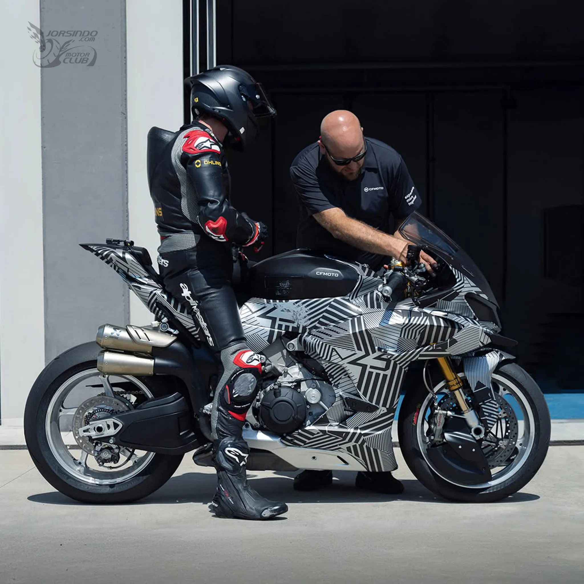 中國也WSBK級別V4跑車！CFMOTO V4 SR-RR發表預告