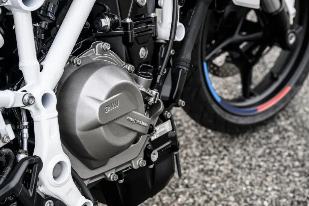 米兰车展丨川崎VERSYS 900亮相，BMW S450RR曝光，春风V4SR-RR...8368|小老婆汽機車資訊網