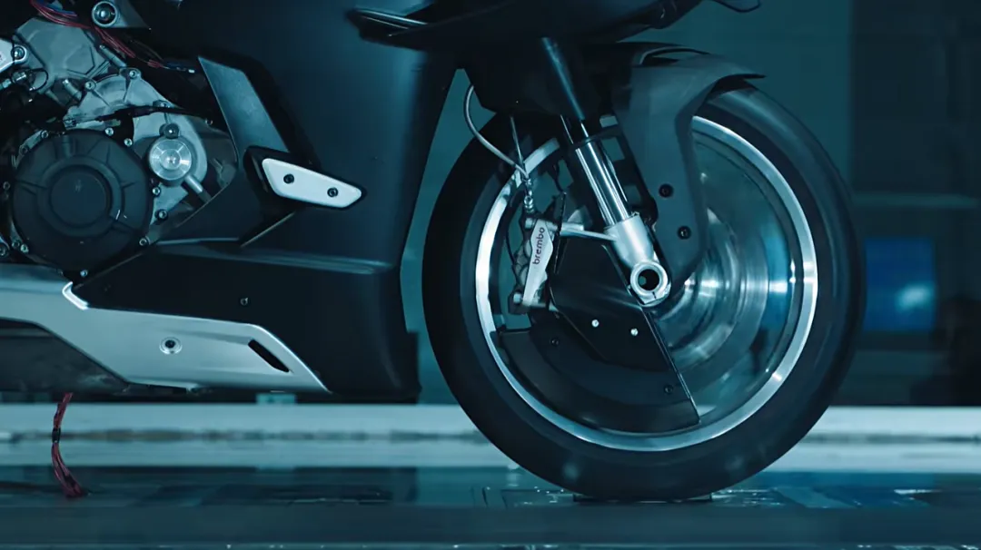 米兰车展丨川崎VERSYS 900亮相，BMW S450RR曝光，春风V4SR-RR...3807|小老婆汽機車資訊網