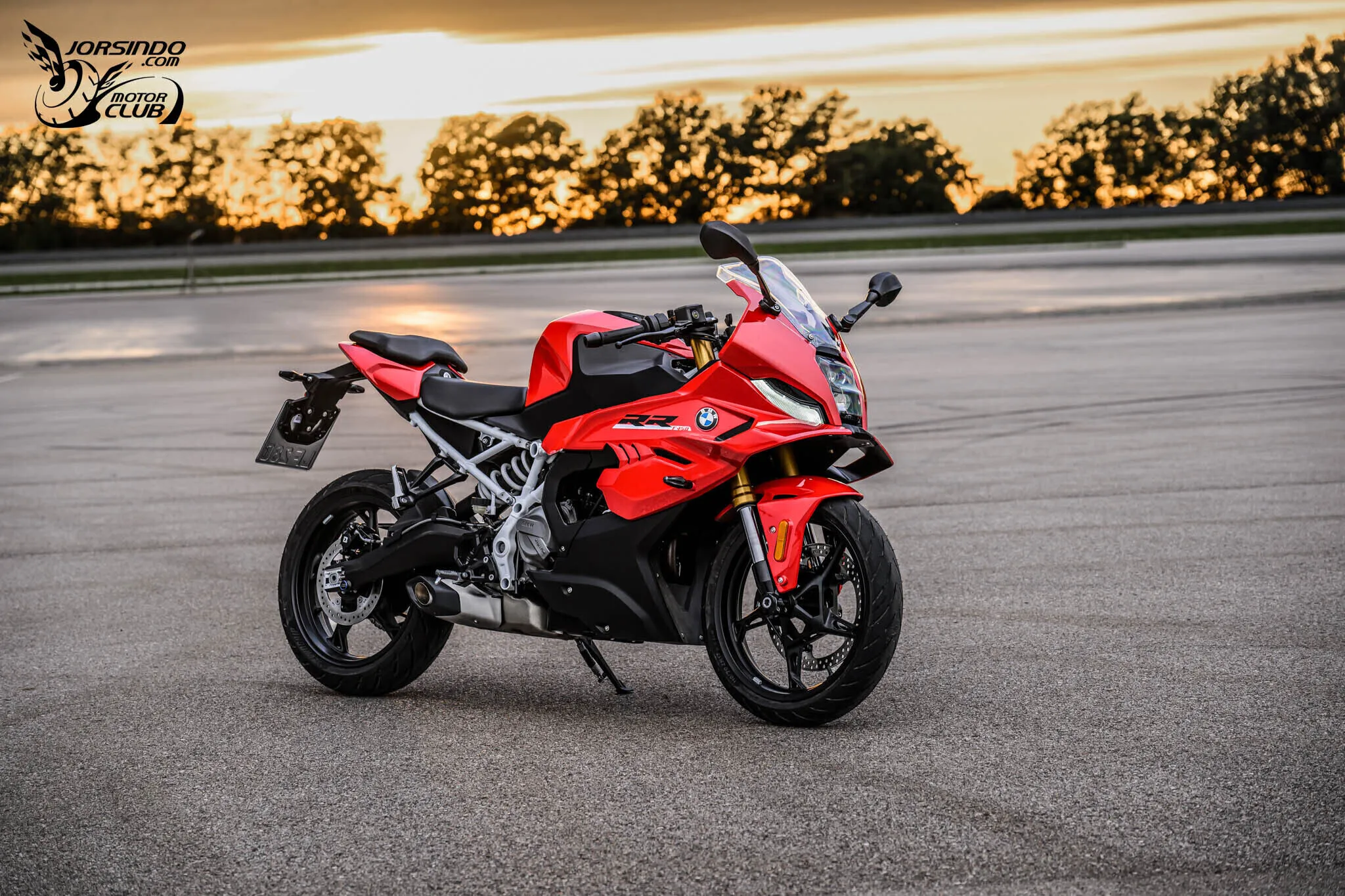 合台幣 25 萬元！BMW F 450 RR 正式發，S 1000 RR 家族外觀上身