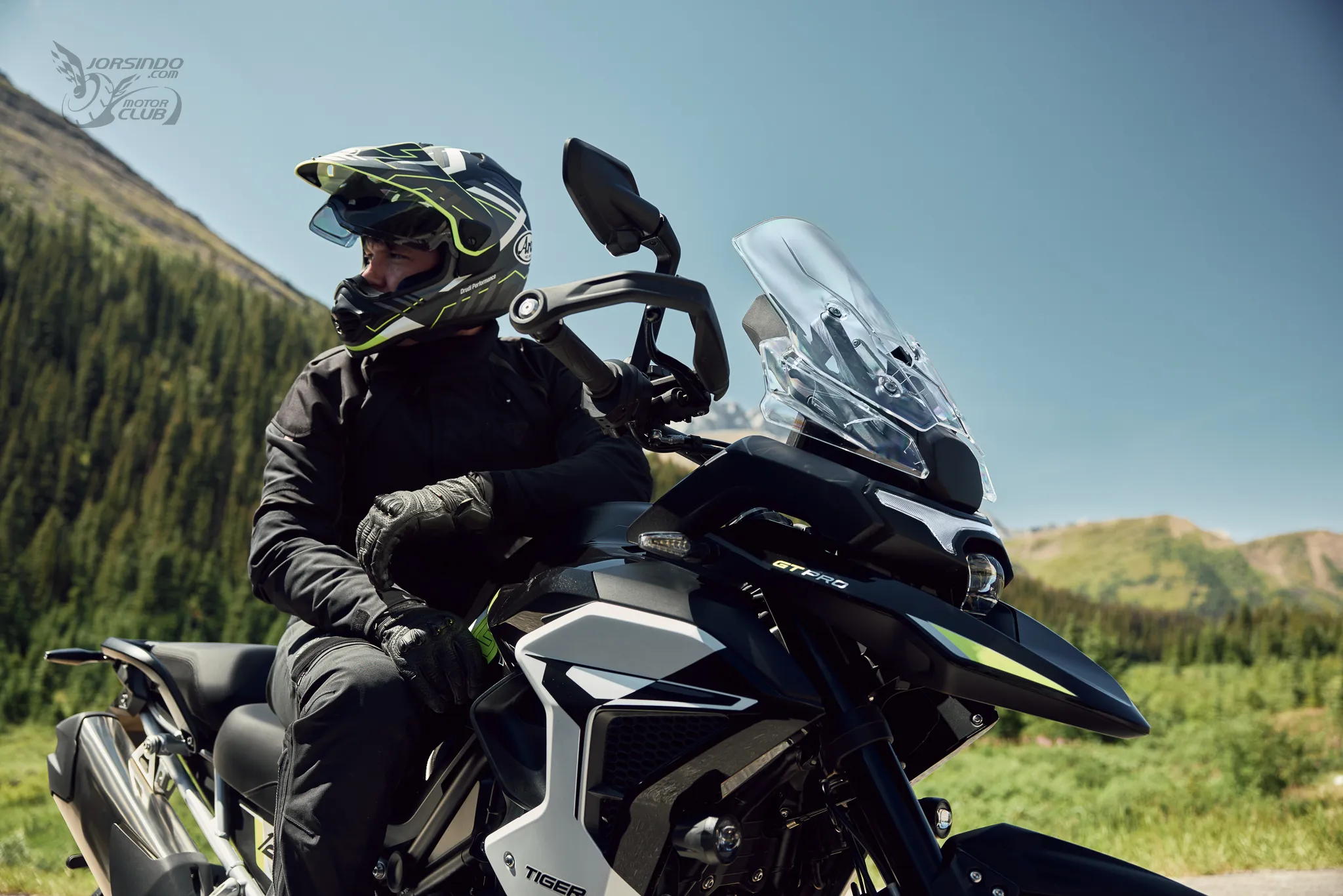 CarPlay、主動跟車、電子懸吊全給你！2027 Triumph Tiger 1200發表