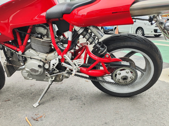 封面"Ducati
