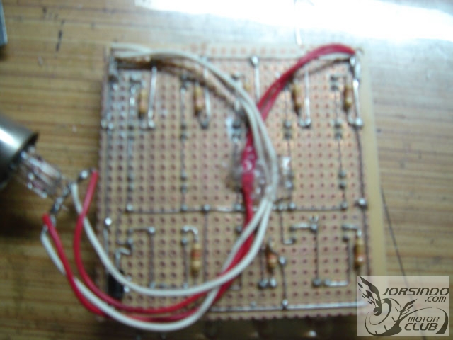 朋友的得意100土炮LED尾燈(裝上去~發光中)1873|小老婆汽機車資訊網