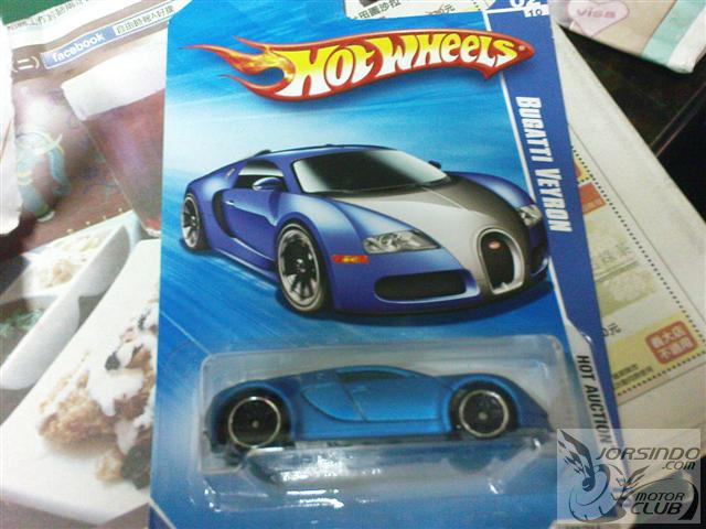 [開箱] Bugatti Veyron 消光藍+黑白配色3|小老婆汽機車資訊網
