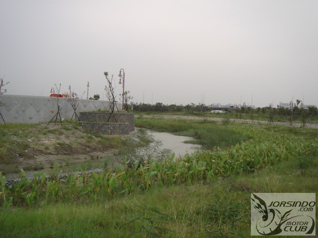 台南都會公園...偷偷溜進去4376|小老婆汽機車資訊網