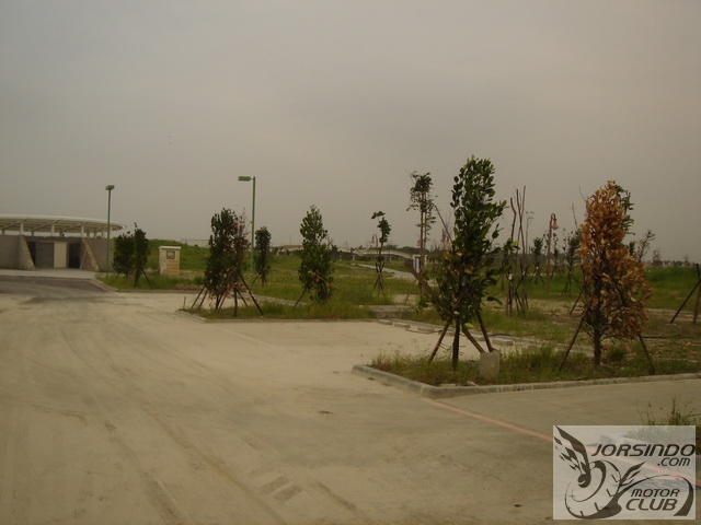 台南都會公園...偷偷溜進去617|小老婆汽機車資訊網