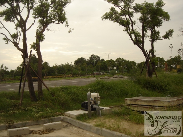 台南都會公園...偷偷溜進去2196|小老婆汽機車資訊網