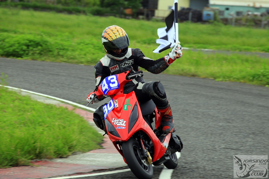 [採訪]2009 KYMCO光陽挑戰盃巡迴錦標賽開幕戰--台南安定賽車場1035|小老婆汽機車資訊網