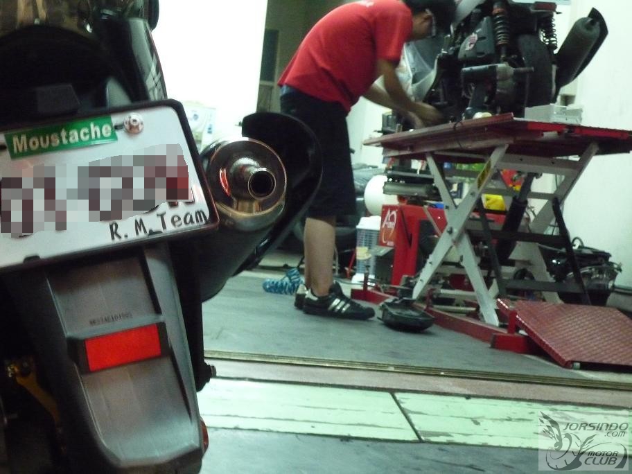 VJR110上繞管跟亂入的VJR1004657|小老婆汽機車資訊網
