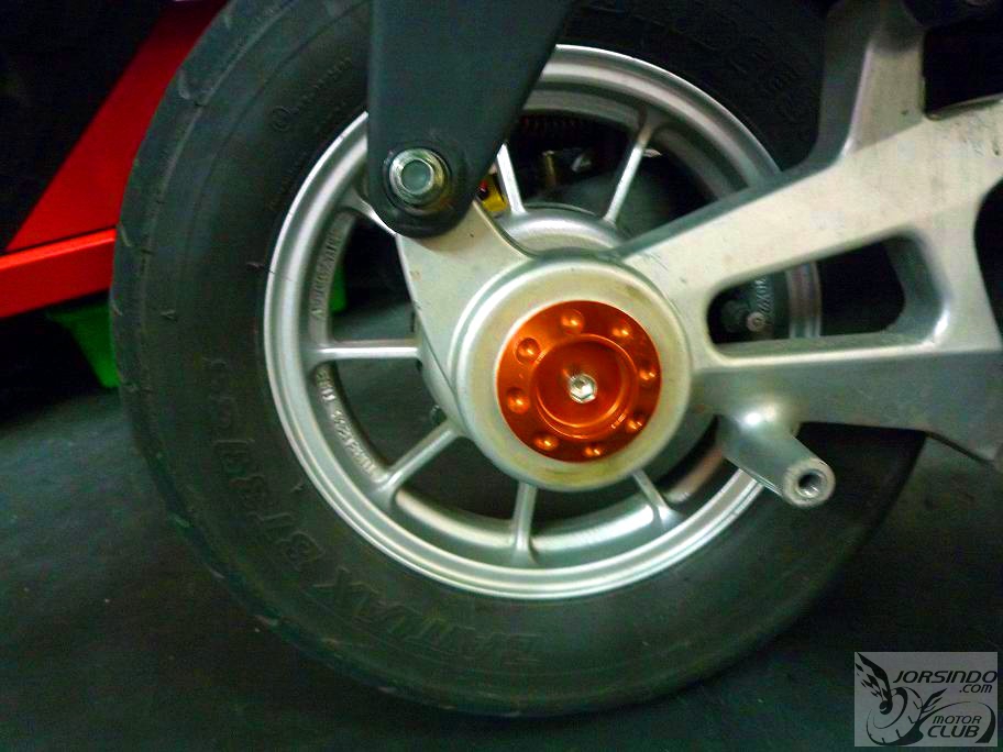 VJR110上繞管跟亂入的VJR1001912|小老婆汽機車資訊網