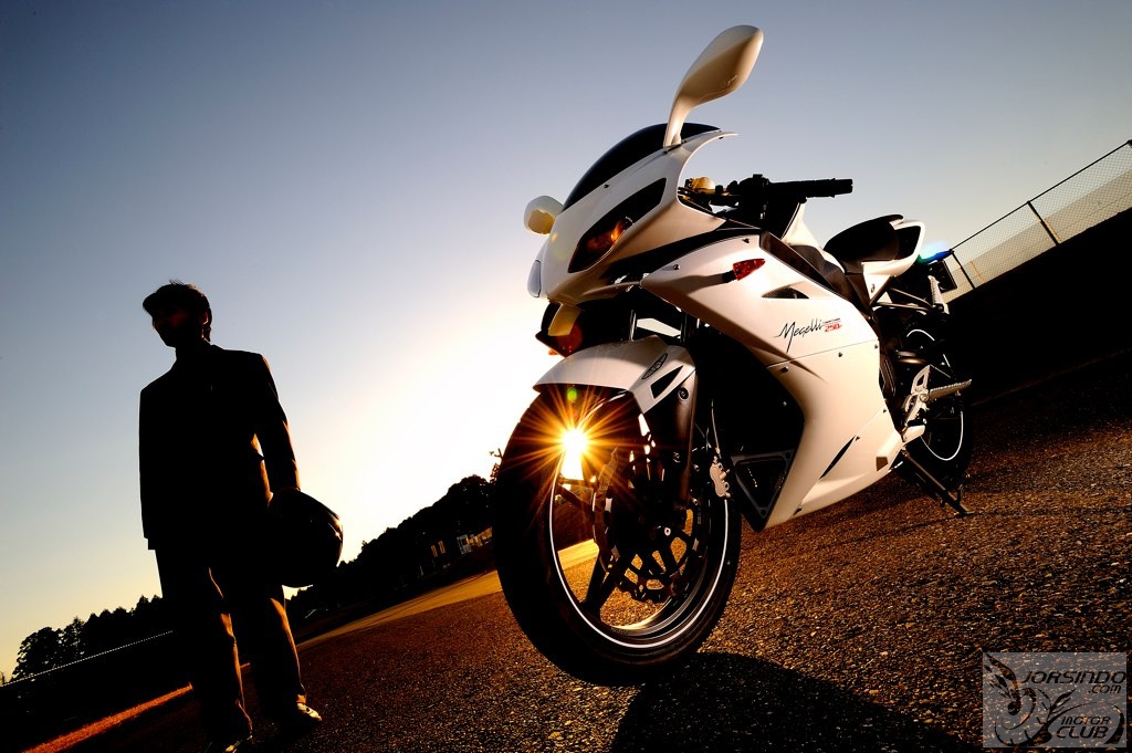 值得期待的仿賽 Megelli 250R6108|小老婆汽機車資訊網