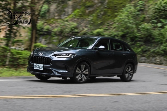 封面"操控俐落好開，跨界喜美無誤！Honda